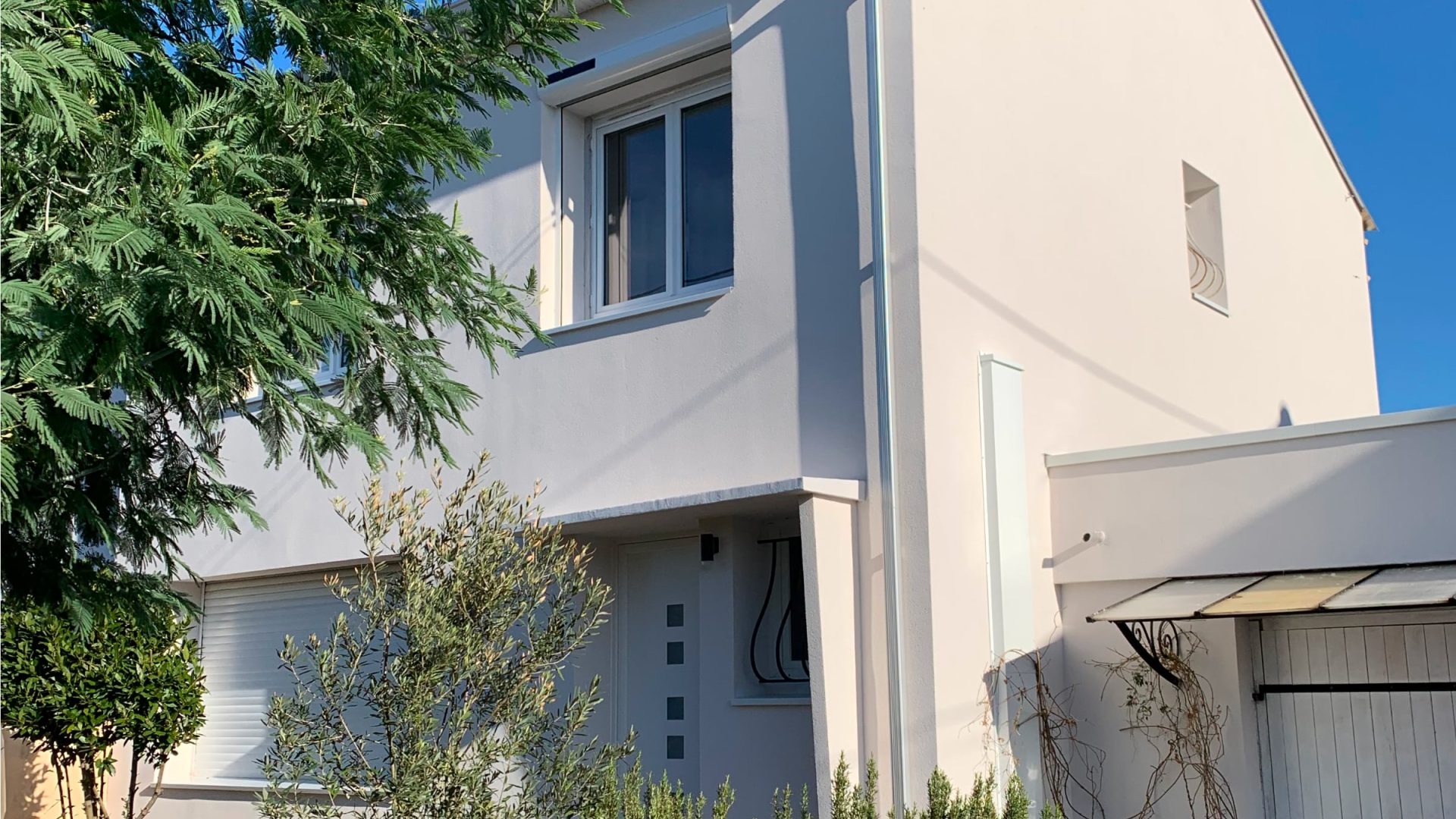 Après isolation thermique par l'extérieur de cette maison 1 étage à Mérignac