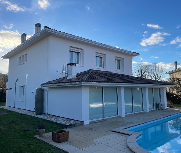 ite sur une maison à salles