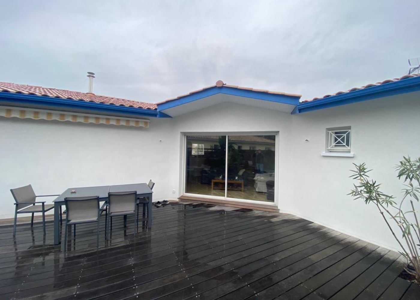 Isolation Thermique par l'Extérieur à Gujan-Mestras sur une maison à l'arrière