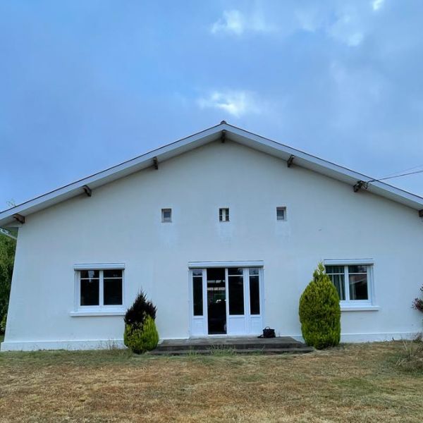 Ravalement de façade à Hendaye — avant chantier