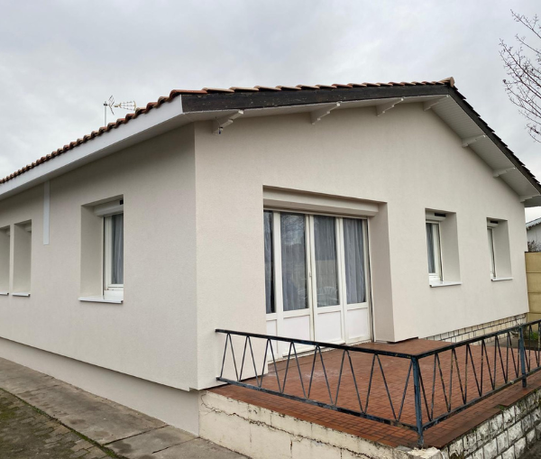 Isolation de façade au Teich sur une grande maison