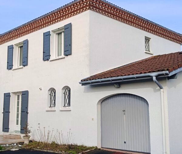 Chantier de ravalement de façade à Argelès-Gazost — avant chantier