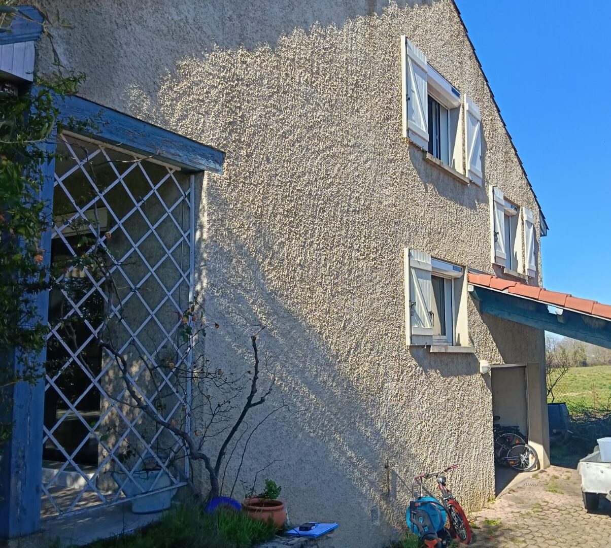 Isolation thermique par l’extérieur dans les Hautes-Pyrénées — avant chantier